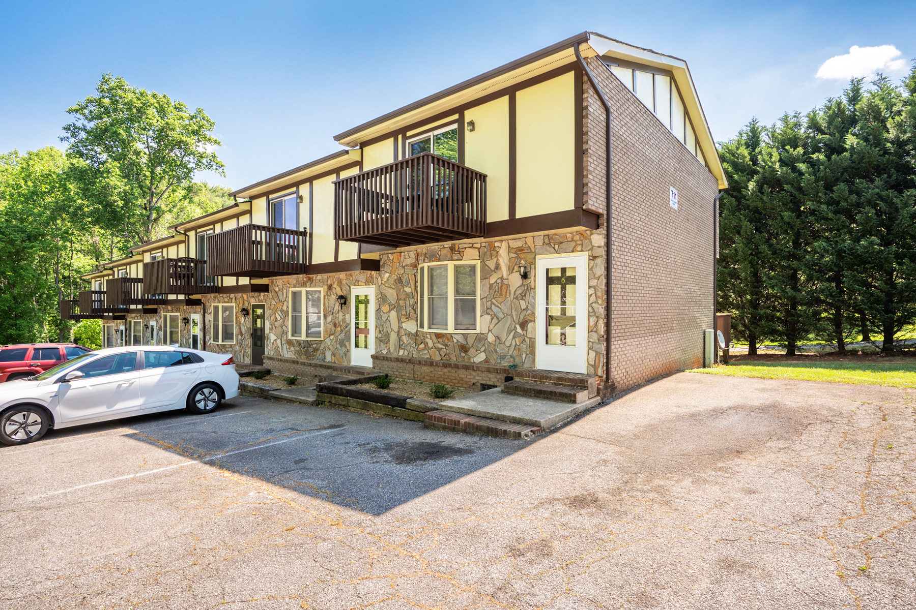 711 East Parker Road Apt. 2