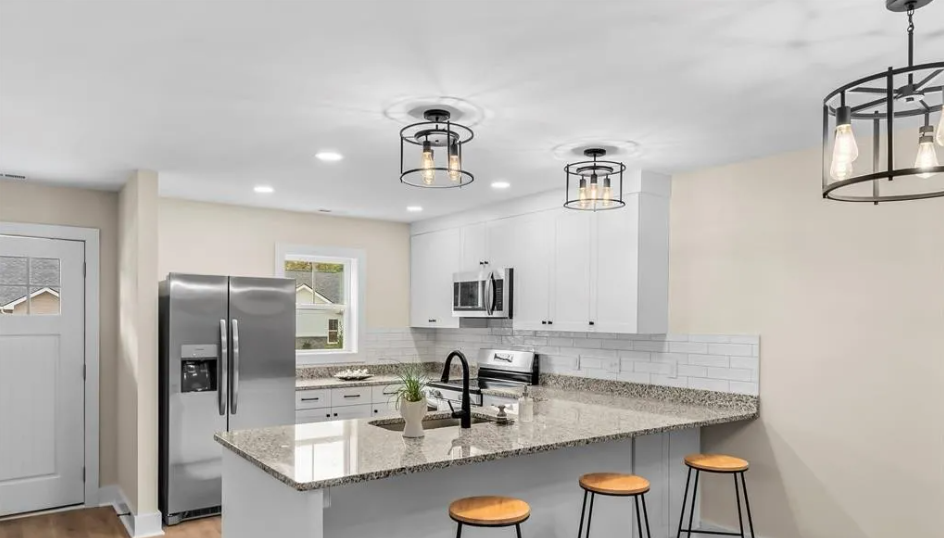 204 Beacon Avenue - 1