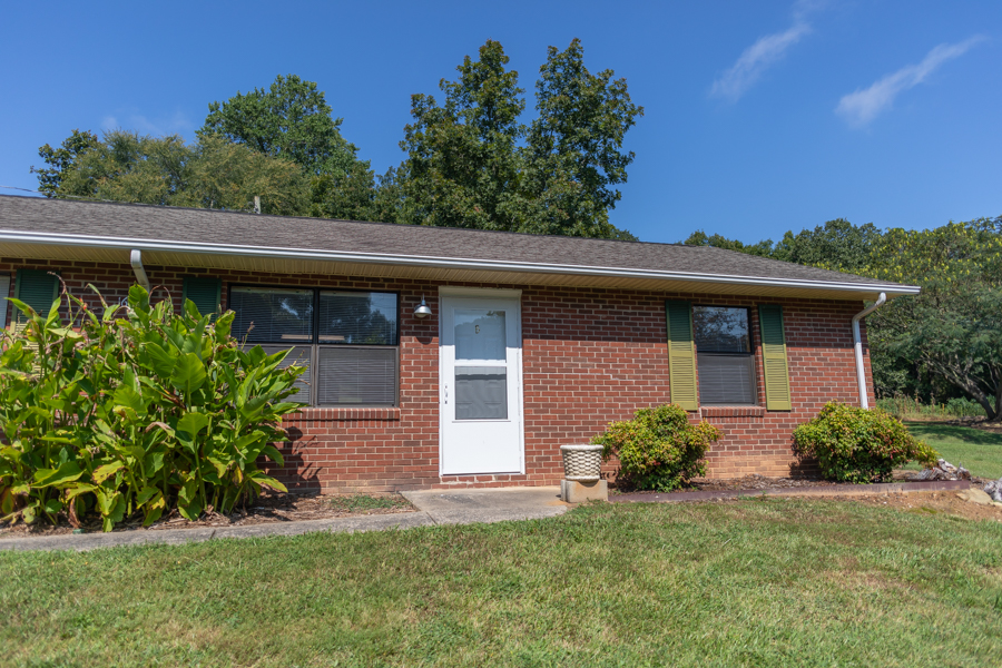 1611-B Long Shoals Road - 2